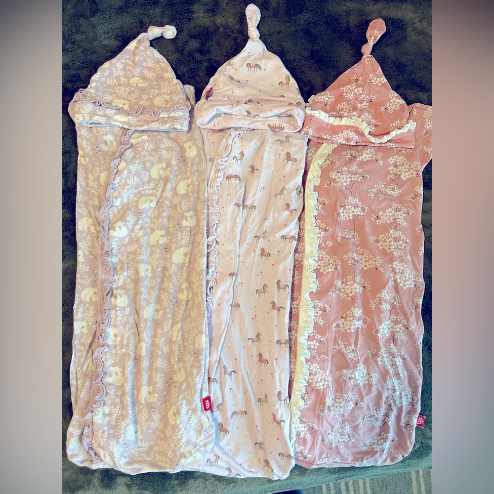 Magnetic Me 3 Newborn Gowns